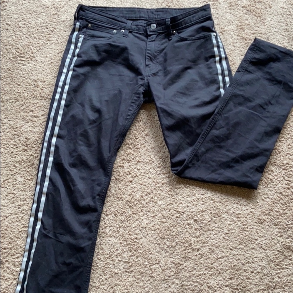 Levi’s Jeans that SHINE 👀👀